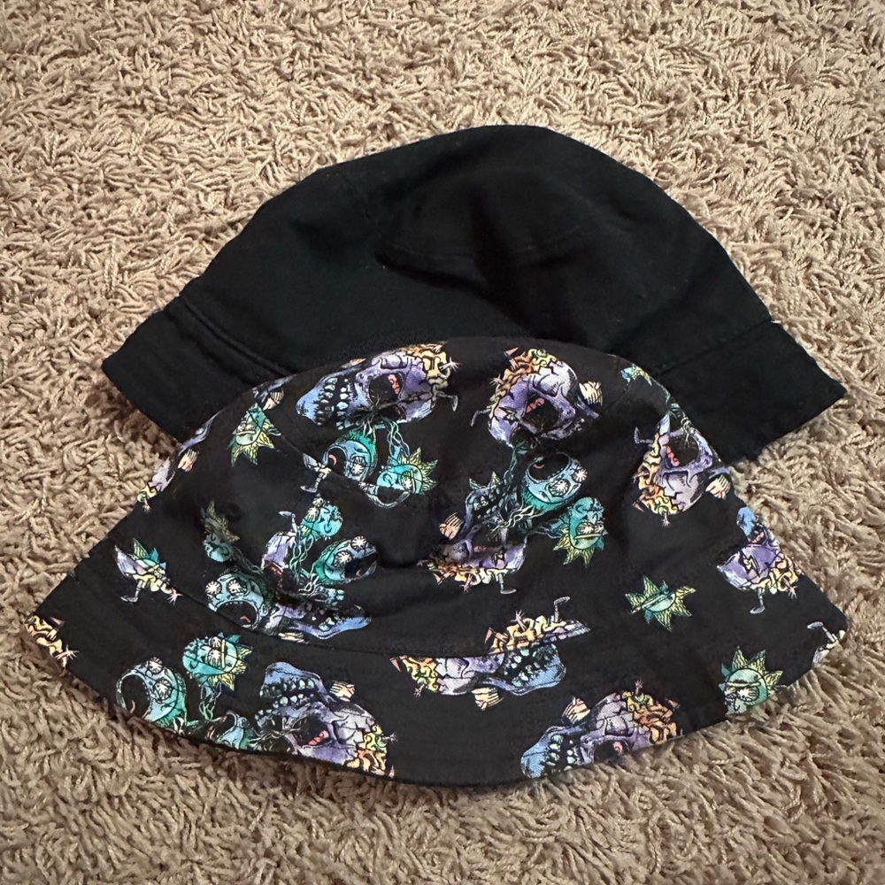 Set of 2 Men’s Black and Rick & Morty Bucket Hats